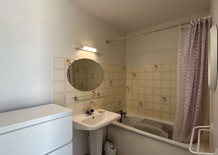 Appartement Bel 3 Pieces A L'herbaudiere, 2 Chambres, A Proximite - Fr-1-224b-130 *